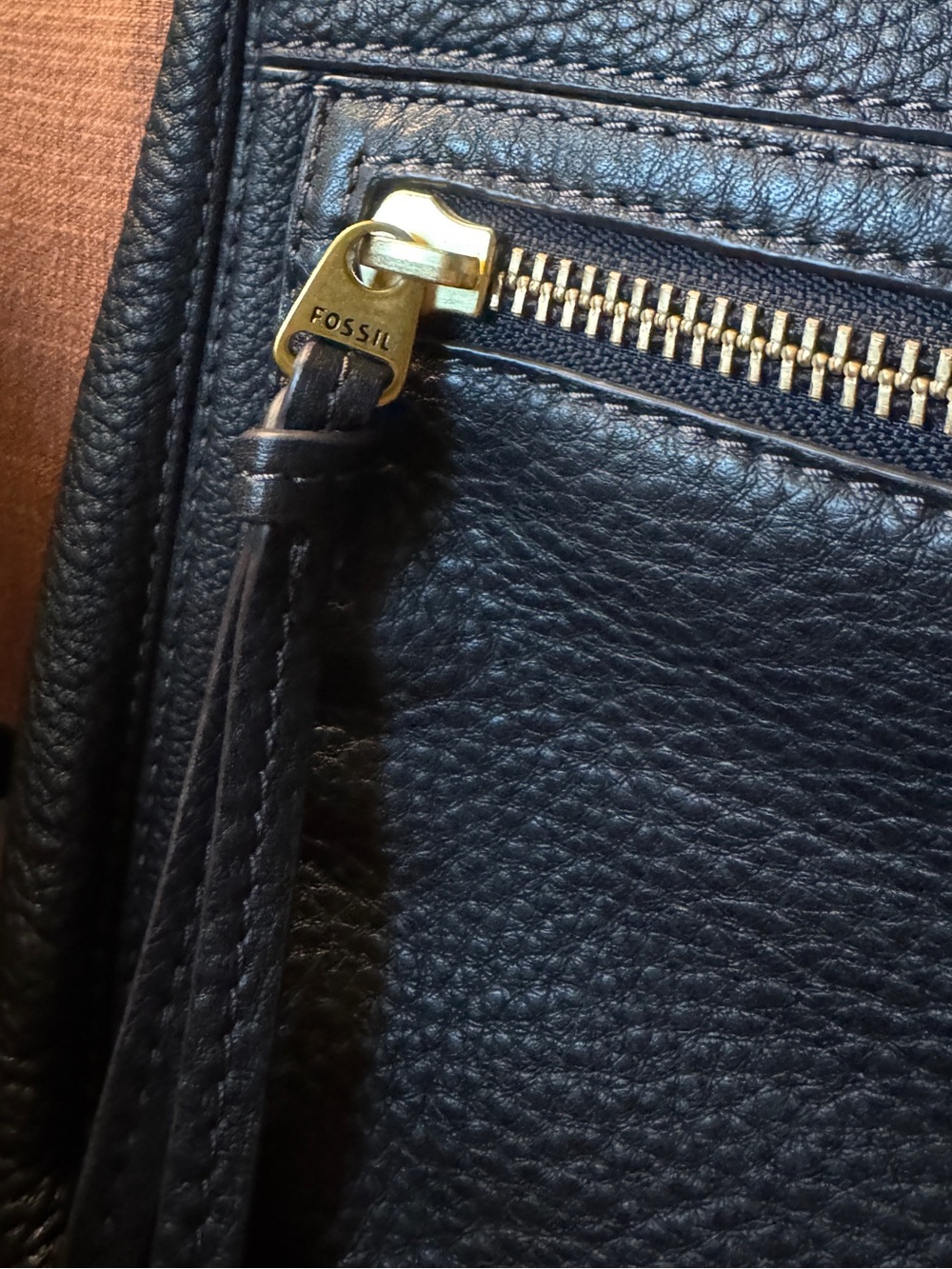 Fossil Black Pebbled Leather Shoulder Bag with Gold Hardware - Picture 2 of 5